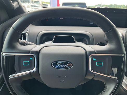 Used 2025 Ford Expedition Tremor AWD/4WD image 14
