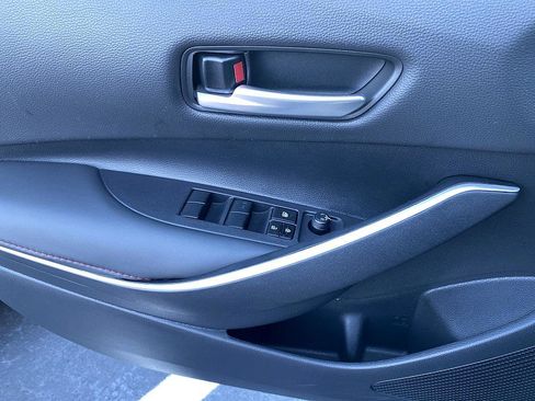 Certified 2025 Toyota Corolla SE image 9