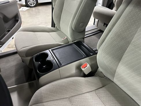 Used 2020 Toyota Sienna LE image 31