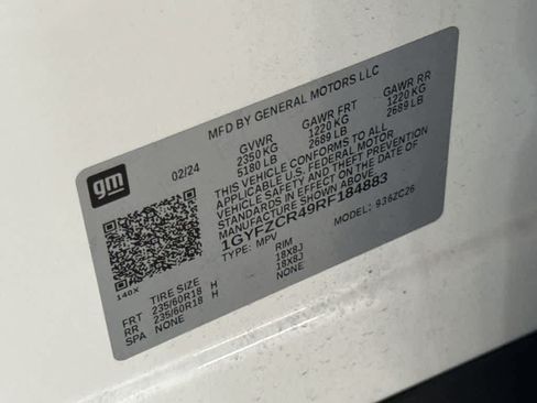 Used 2024 Cadillac XT4 Premium Luxury w/ LPO, Floor Liner Package FWD image 29