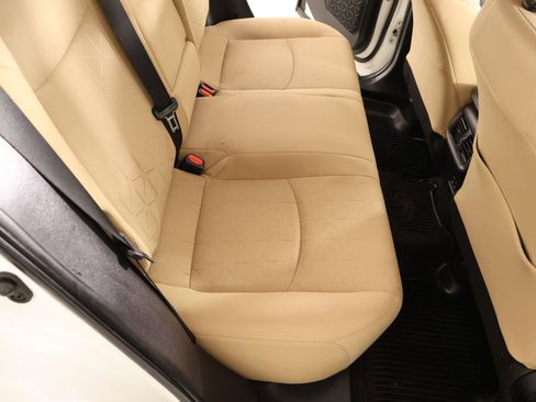 Used 2022 Toyota RAV4 XLE FWD image 13