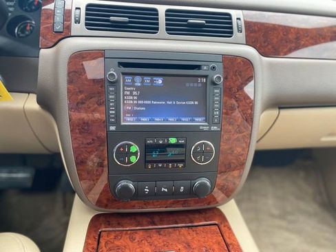 Used 2013 Chevrolet Tahoe LTZ RWD image 18
