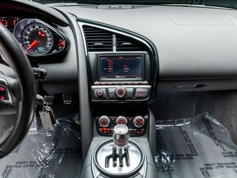 Used 2011 Audi R8 V8 image 3