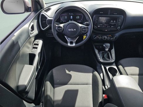 Used 2023 Kia Soul LX w/ Option Group 015 FWD image 4