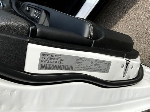 New 2025 Jeep Grand Cherokee 4WD image 13