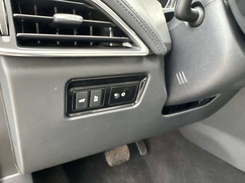 Used 2020 Jaguar F-PACE Prestige image 36