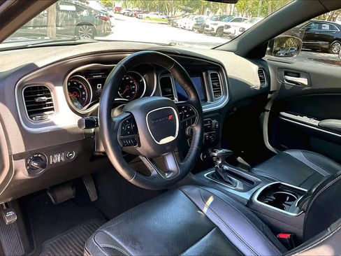 Used 2019 Dodge Charger SXT w/ Leather Interior Group RWD image 18