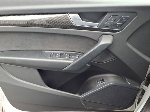 Used 2022 Audi SQ5 Premium image 23