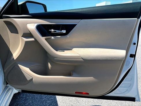 Used 2014 Nissan Altima 2.5 S w/ Sport Value Package FWD image 12