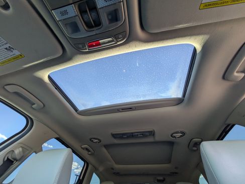 Used 2024 Kia Telluride SX w/ Towing Package image 28