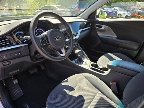 Certified 2021 Kia Niro LX FWD image 11