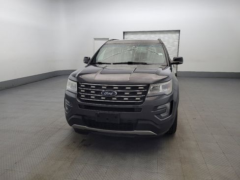 Used 2017 Ford Explorer XLT image 15