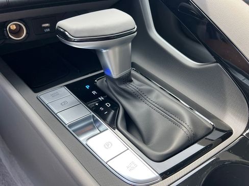 Certified 2025 Hyundai Elantra SEL image 30