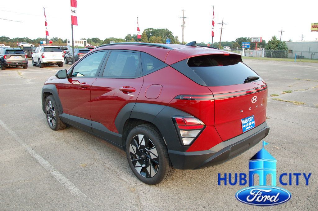 Used 2025 Hyundai Kona SEL FWD image 3