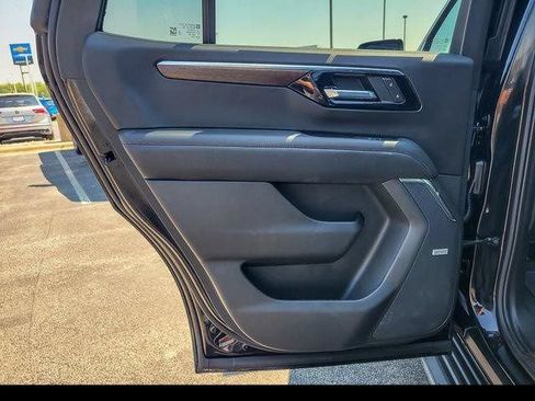 Certified 2025 Chevrolet Tahoe High Country w/ Sun And Tow Package AWD/4WD image 32