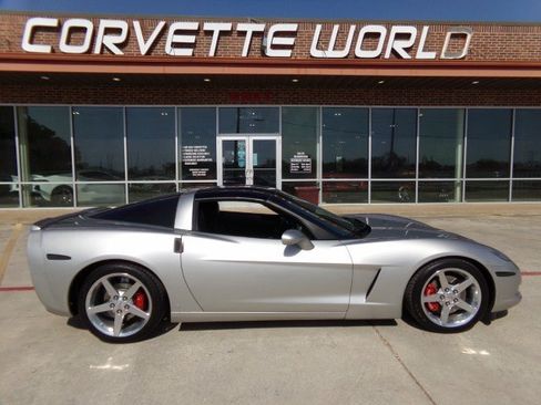 Used 2006 Chevrolet Corvette Coupe RWD image 4
