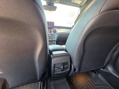 Used 2016 Mercedes-Benz CLA 250 image 17