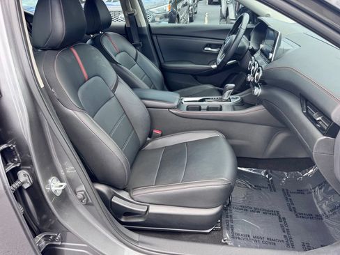 Used 2023 Nissan Sentra SR w/ SR Premium Package FWD image 28