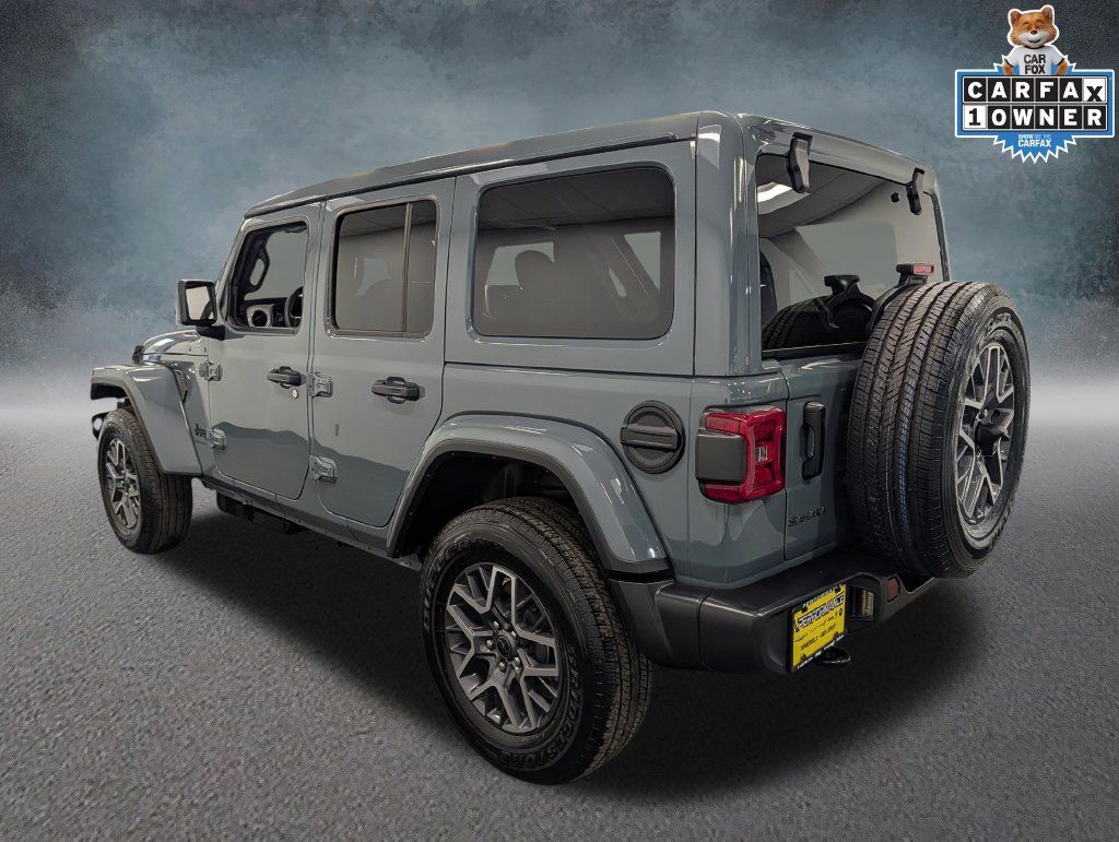 Used 2026 Jeep Wrangler Unlimited Sahara AWD/4WD image 7