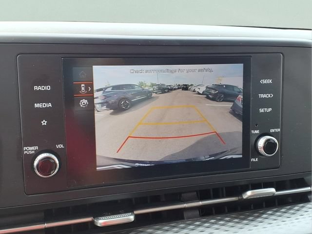 Used 2024 Kia Carnival LX FWD image 9