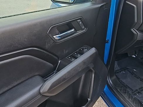 Used 2023 Chevrolet Colorado LT w/ LT Convenience Package image 11