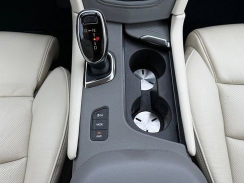 Used 2017 Cadillac XT5 Luxury w/ Driver Awareness Package image 11