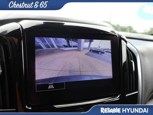 Used 2023 Chevrolet Traverse LT FWD image 36