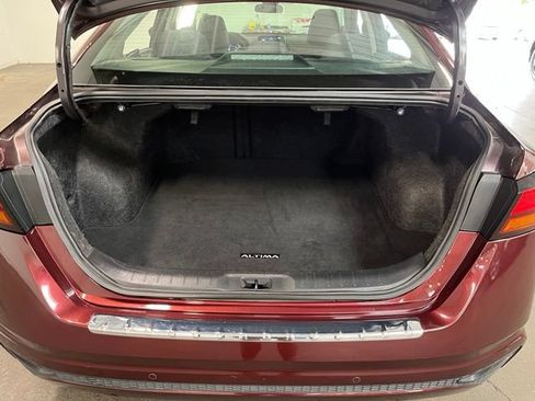 Used 2023 Nissan Altima 2.5 SV FWD image 16