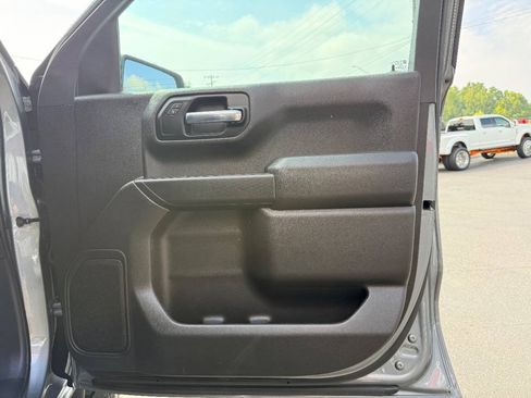Used 2020 Chevrolet Silverado 1500 Custom w/ Infotainment Package RWD image 34