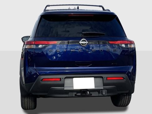 New 2025 Nissan Pathfinder SV image 3