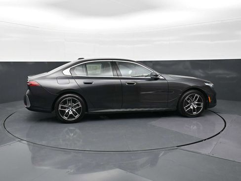 New 2026 BMW 530i w/ Convenience Package RWD image 4