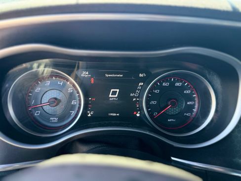 Used 2015 Dodge Charger SXT RWD image 14