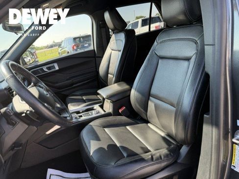 Used 2020 Ford Explorer XLT w/ Equipment Group 202A AWD/4WD image 12