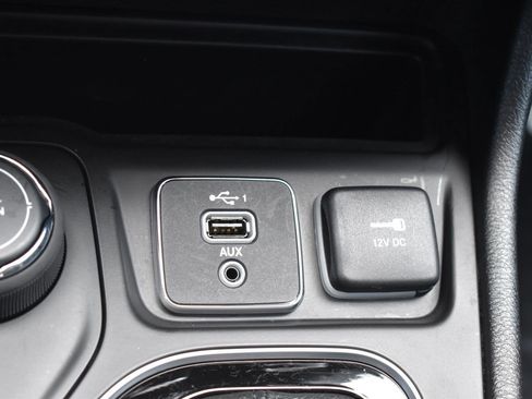 Used 2021 Jeep Cherokee Latitude Plus w/ Sun & Sound Group AWD/4WD image 26