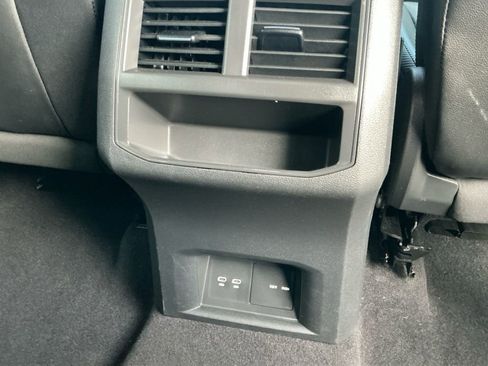 Used 2021 Volkswagen Atlas Cross Sport SE image 20