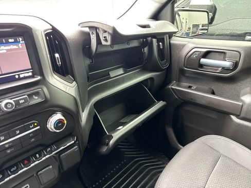 Used 2020 GMC Sierra 1500 4x4 Crew Cab w/ Sierra Value Package image 31