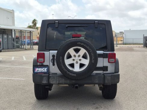 Used 2015 Jeep Wrangler Unlimited Sport w/ Quick Order Package 24S AWD/4WD image 6