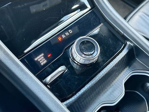 Used 2024 Jeep Grand Cherokee Limited w/ Luxury Tech Group II image 17