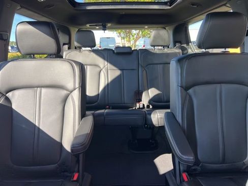 New 2026 Jeep Grand Wagoneer 4WD image 18