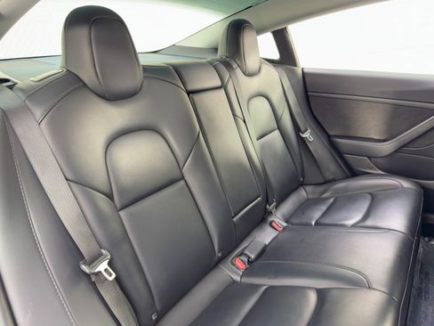 Used 2020 Tesla Model 3 Standard Range Plus image 37
