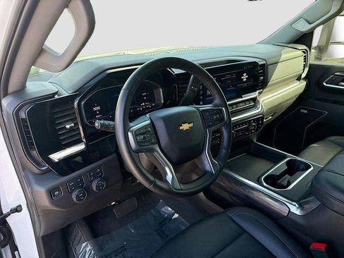 Used 2025 Chevrolet Silverado 2500 LTZ w/ LTZ Convenience Package AWD/4WD image 27