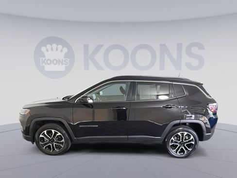 Used 2022 Jeep Compass Limited w/ Sun and Sound Group image 2