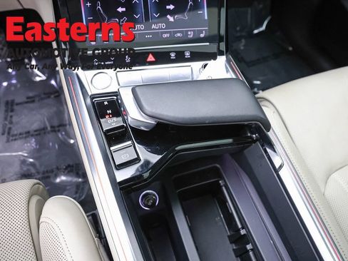 Used 2019 Audi e-tron Prestige w/ Prestige Package AWD/4WD image 13