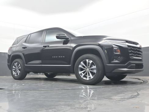 Certified 2026 Chevrolet Equinox LT FWD image 23