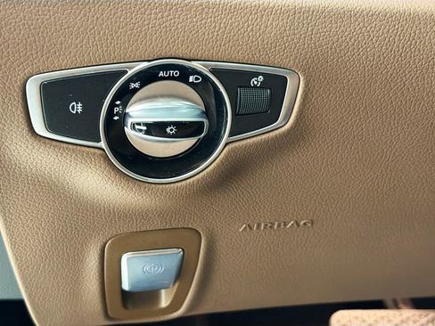 Used 2022 Mercedes-Benz E 350 Sedan image 10