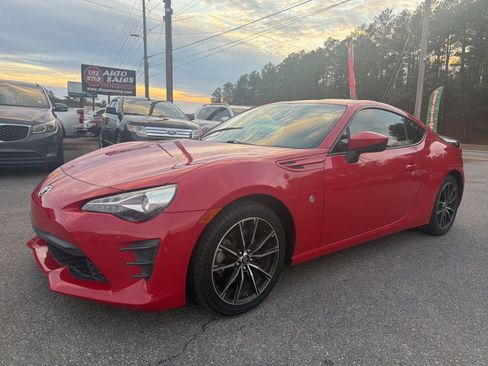 Used 2017 Toyota 86 Base image 1