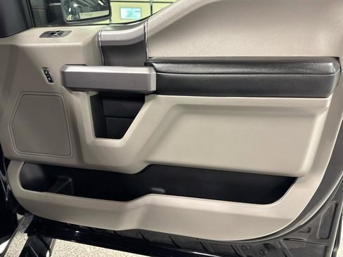 Used 2019 Ford F150 XLT w/ Equipment Group 302A Luxury AWD/4WD image 15