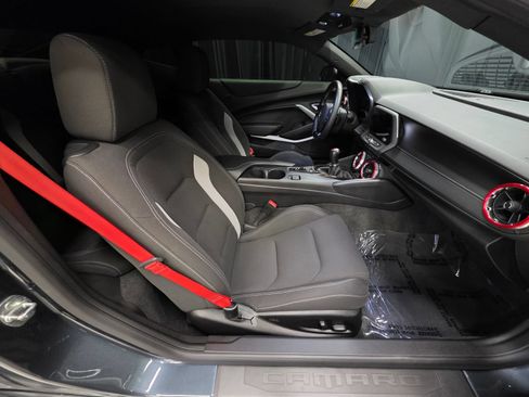Used 2020 Chevrolet Camaro SS RWD image 2