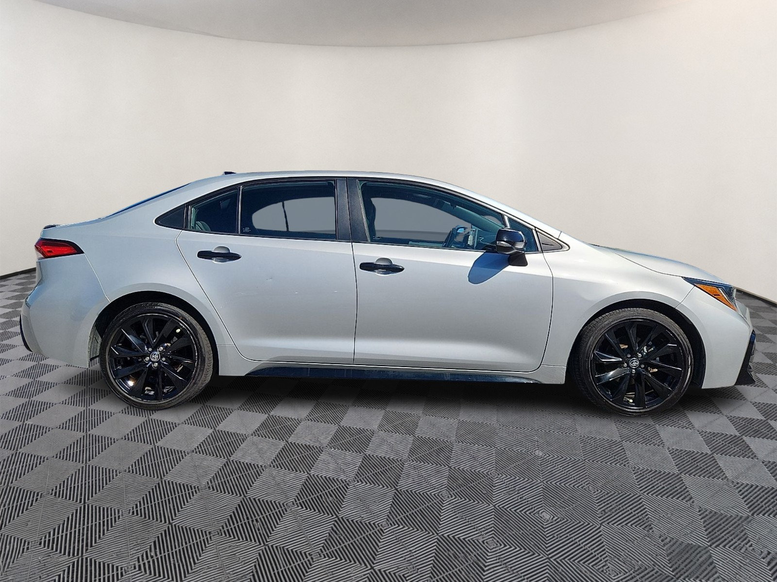Used 2021 Toyota Corolla SE w/ Carpet Mat Package (TMS) FWD image 7