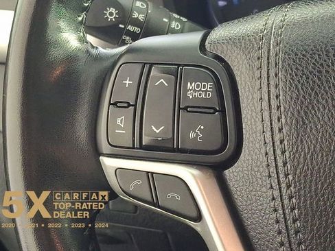 Certified 2018 Toyota Highlander Limited Platinum image 27